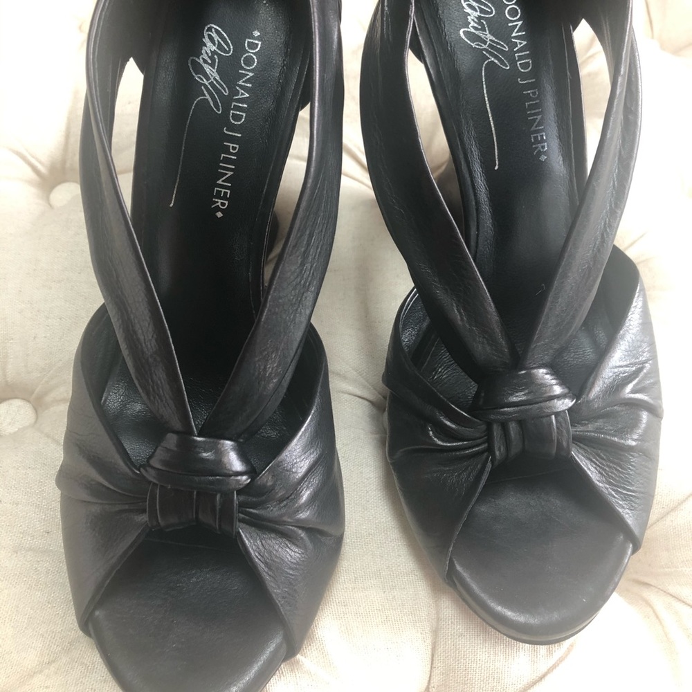 Black Donald J. Pilner Becca Wedge - size 8
